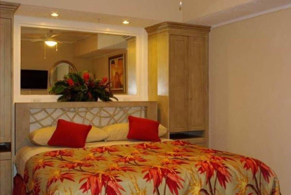 Playa Linda Beach Resort Palm Beach Exterior foto